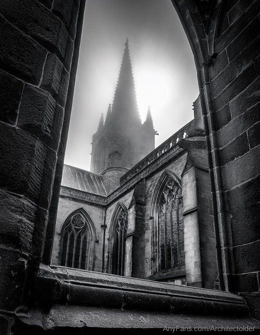 hrough the Gothic in greyscale